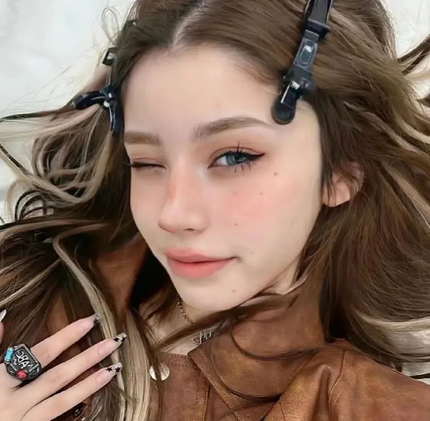 她自林中来封面